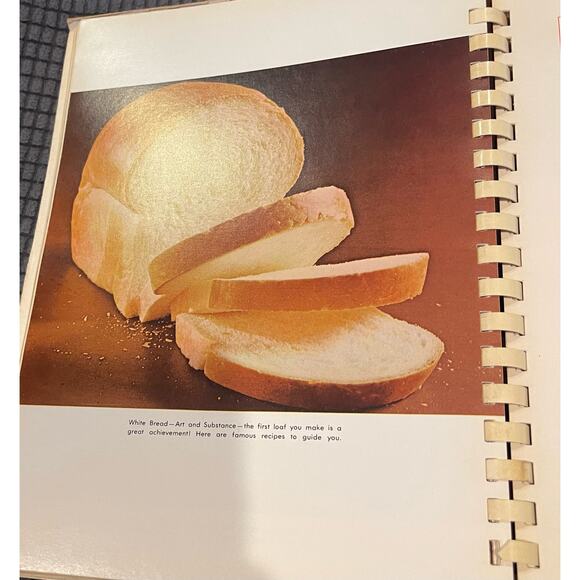 The Boston Globe Cookbook for Brides. First Edition c. 1963 Rare - Picture 6 of 9